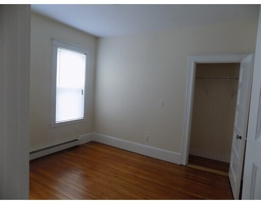 Building Photo - 20 King St