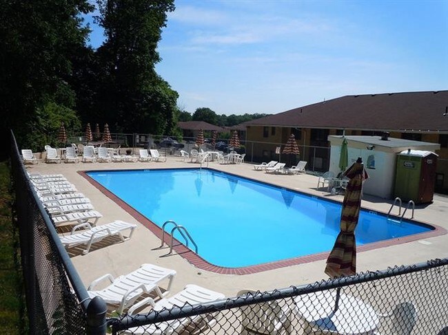 Pool (one of two pools) - 401 US-22