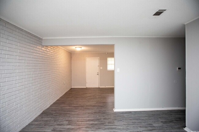 Foto del edificio - 2 Lybrand Dr