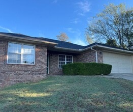 Building Photo - 2208 Kaylonni Ln