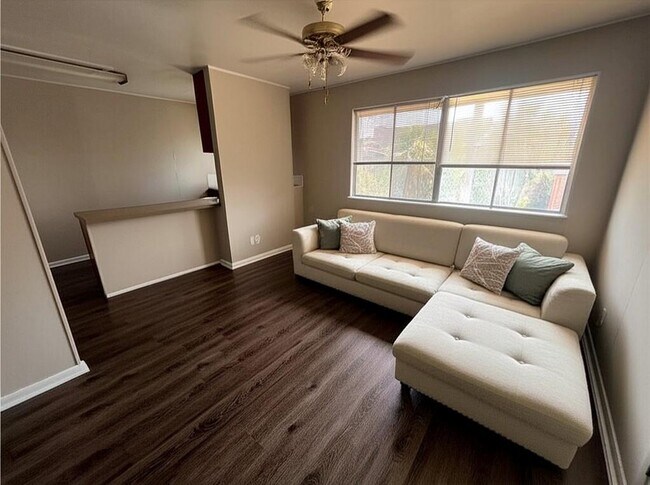 Foto del edificio - 3304 Red River St