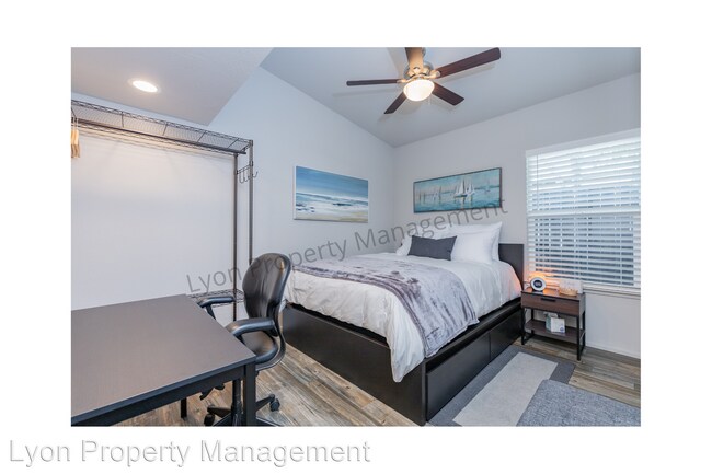 Foto del edificio - 5 br, 3 bath House - 934-936 K Street