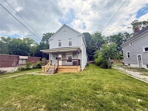 Building Photo - 1305 Curtis St
