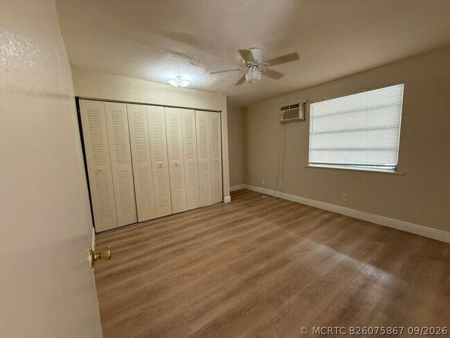 Foto del edificio - 717 SW 2nd Ct