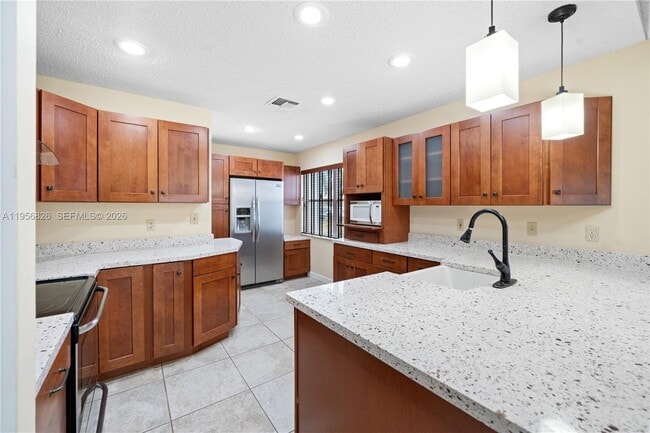 Foto del edificio - 2707 Pinewood Ct