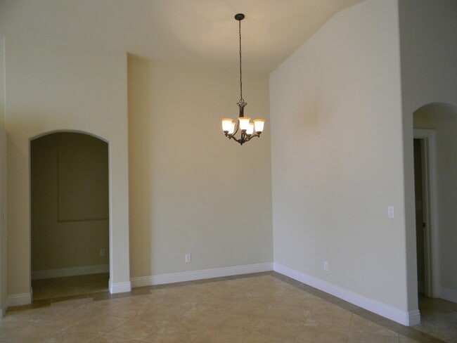 Building Photo - Amish #2