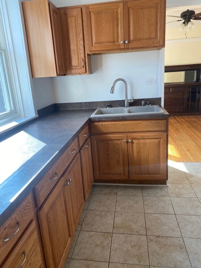 Foto del edificio - 2544 W Gunnison St