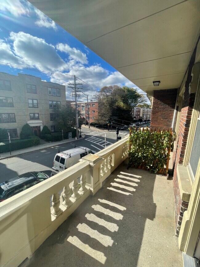 Foto del edificio - 130 Brainerd Rd