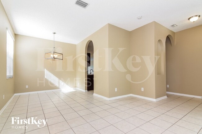 Building Photo - 10424 Beneva Dr