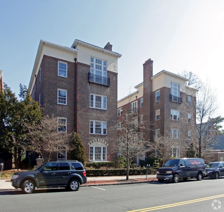 Primary Photo - Pondfield Apartments