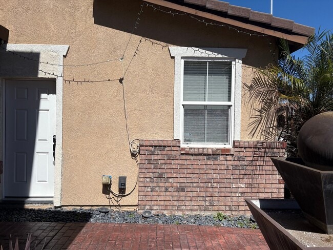 Building Photo - 35 Peacock Cir