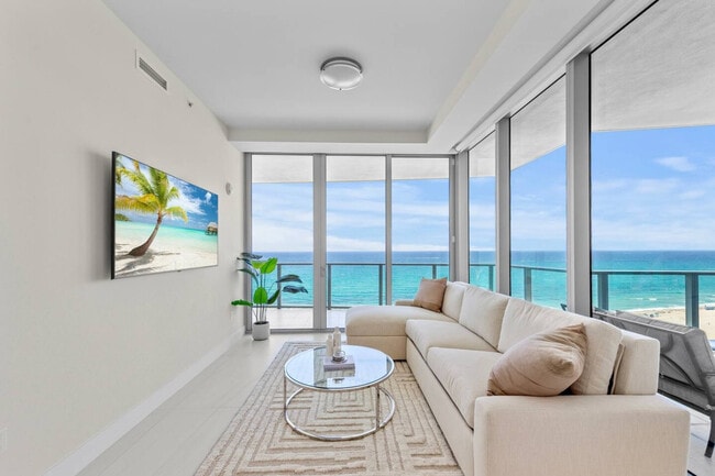 Building Photo - 3100 N Ocean Dr