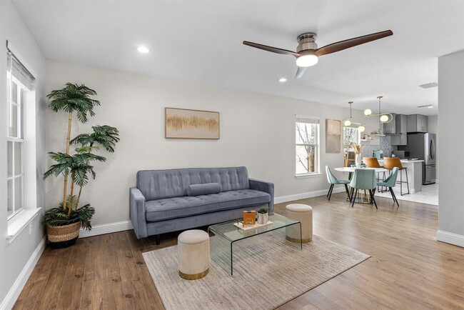Foto del edificio - 8611 Davis Oaks Trail