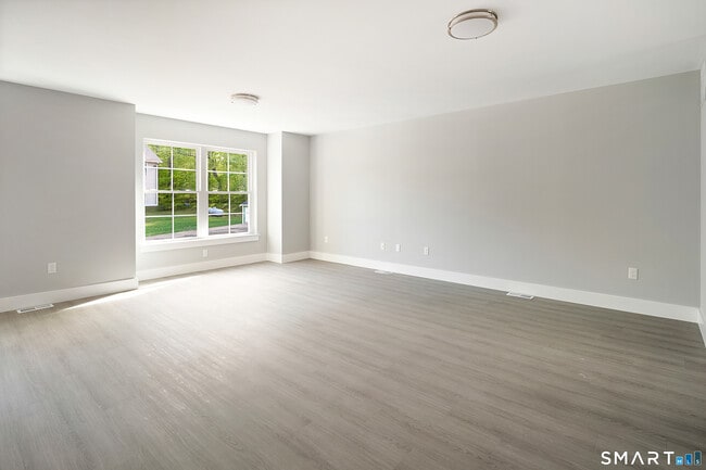 Building Photo - 91 Taft Pointe