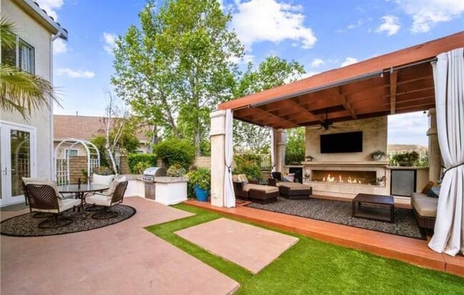 Building Photo - 21634 Canyon Heights Cir