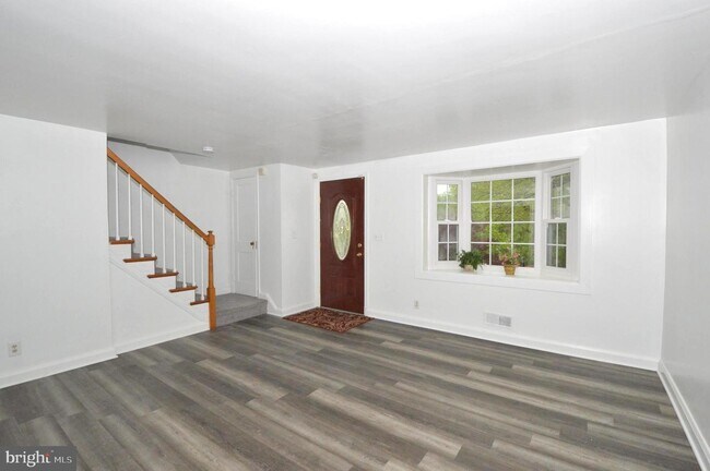 Building Photo - 1514 N Forest Park Ave