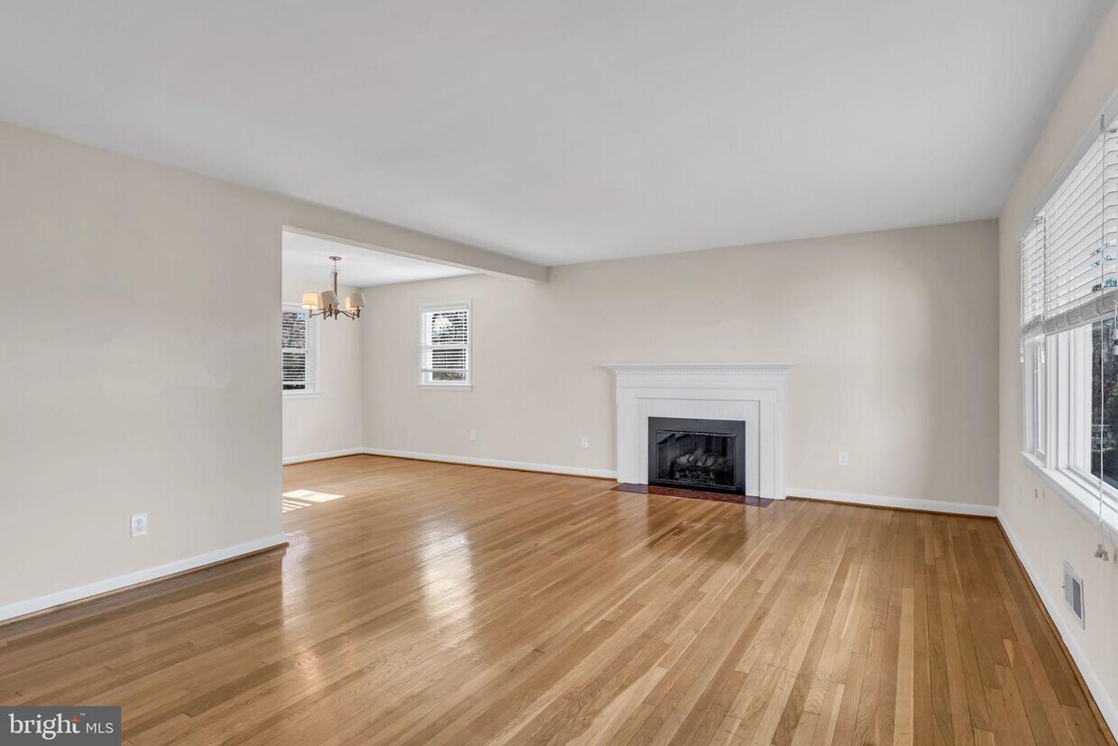 Primary Photo - 1719 Linwood Pl