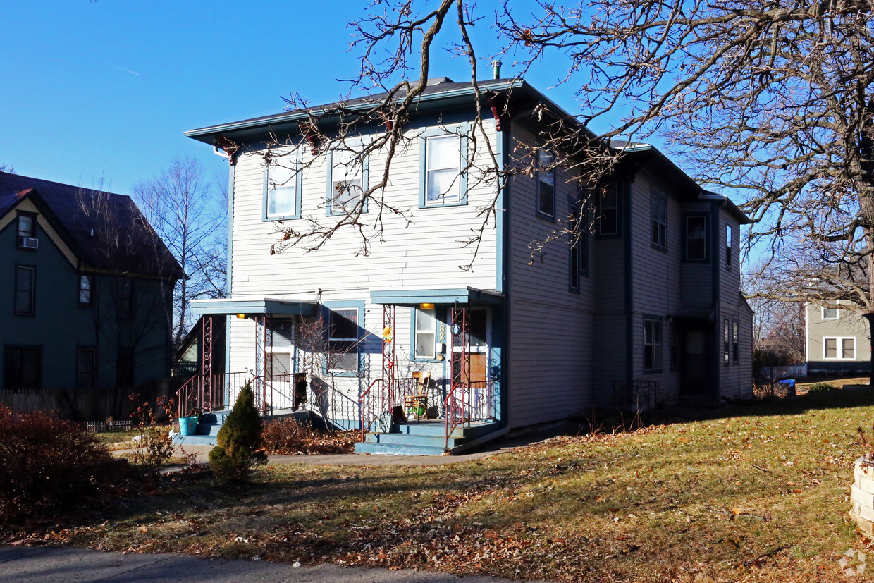 Building Photo - 732 19th St