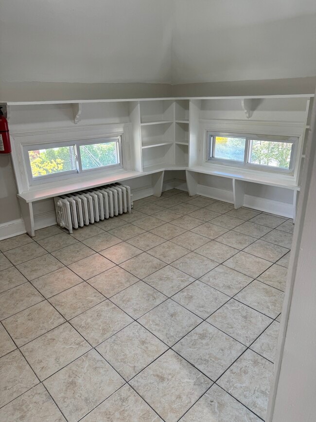 Kitchen - 76 Washington Ave