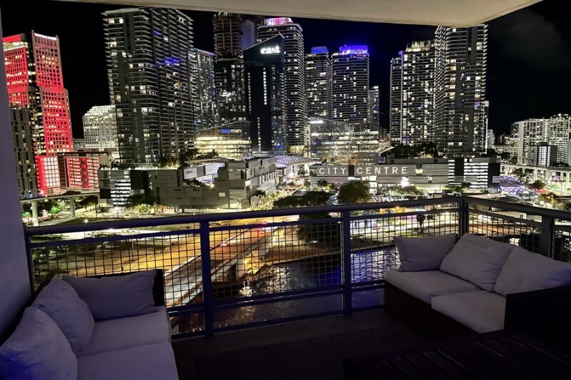 Foto principal - 350 S Miami Ave