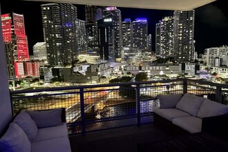 Building Photo - 350 S Miami Ave