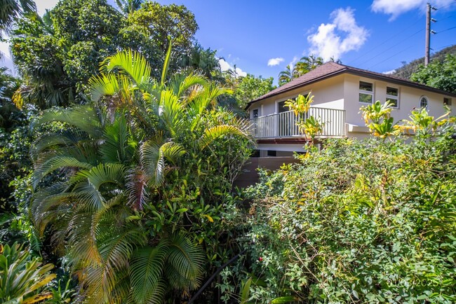 Foto del edificio - $4600 2bd/3ba Single Family Home in Nuuanu