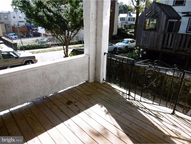 Building Photo - 3439 Barclay St