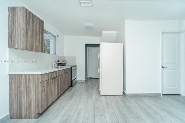 Building Photo - 5725 NW 24th Ave