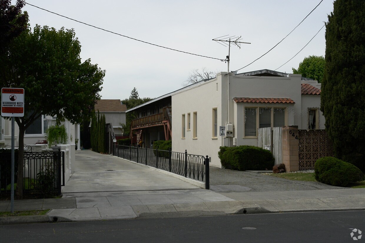 Foto principal - 644 Fulton St