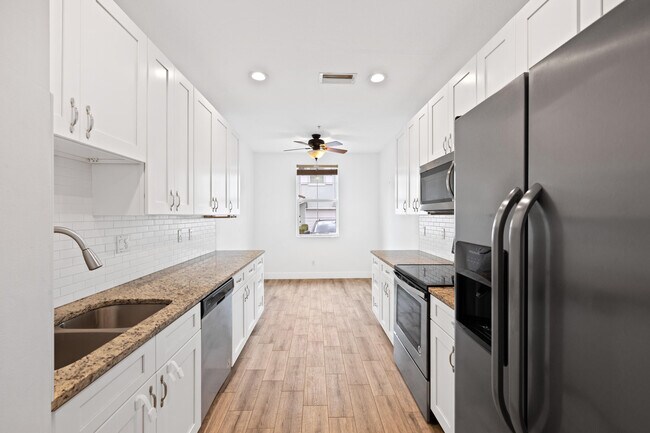 Foto del edificio - 4305 Parkside Dr
