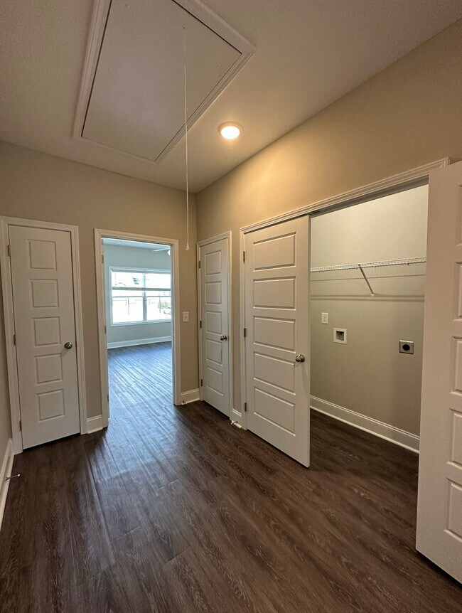 Building Photo - 200 Drayton Drive - C