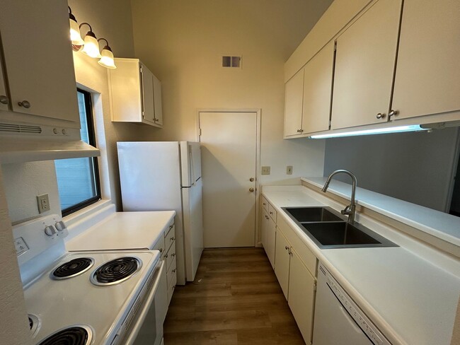 Foto del edificio - Adorable 1 Bedroom Home in 55+ Cottage Gre...