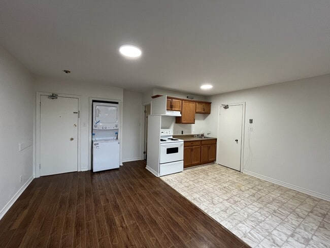 Building Photo - 7 Bennett Ave