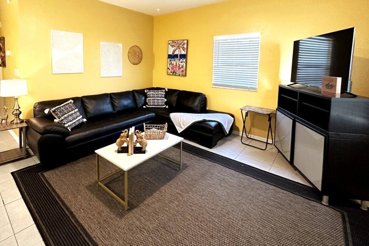 Foto principal - 408 NW 5th Ave