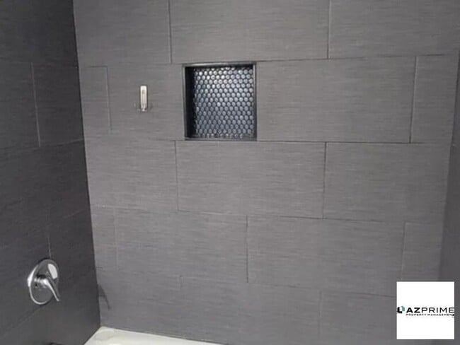 Building Photo - 4630 E Pueblo Ave