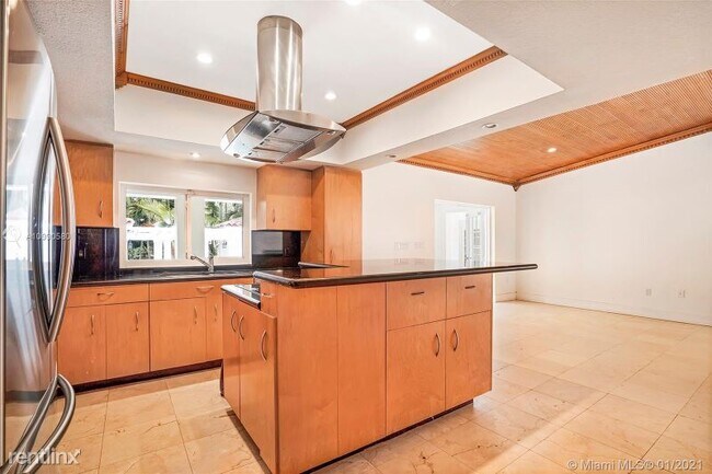 Building Photo - 4 br, 3 bath House - 8150 W Old Cutler Rd