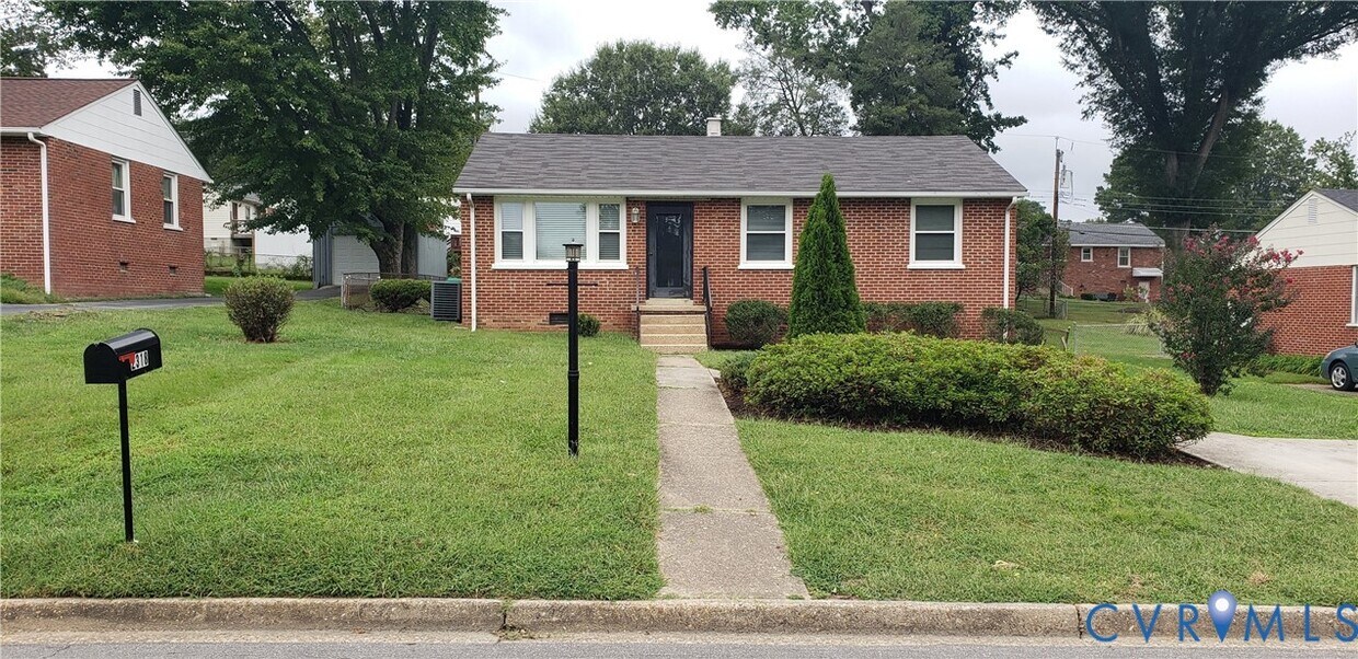 Primary Photo - 2318 Leah Rd