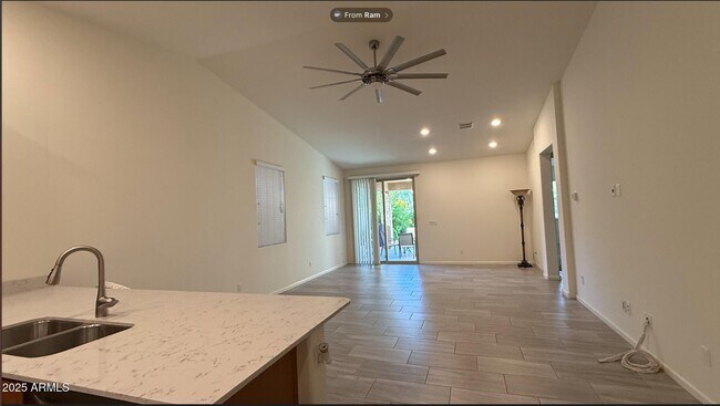Building Photo - 5352 W Desert Hollow Dr