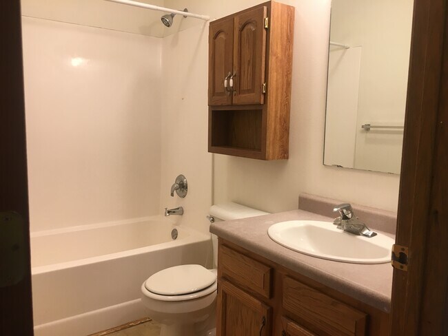 Building Photo - 939 West Ave