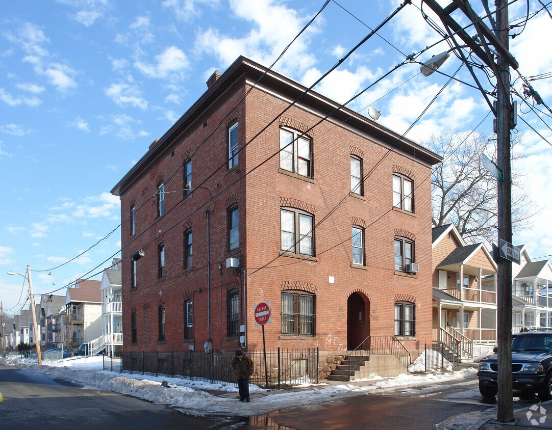 Primary Photo - 58 Fairmount St