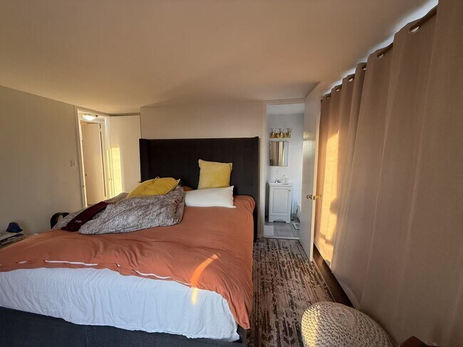Foto del edificio - 1401 E 55th St