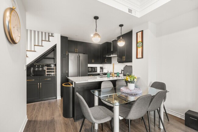 Photo du bâtiment - 100 Long Branch Ave