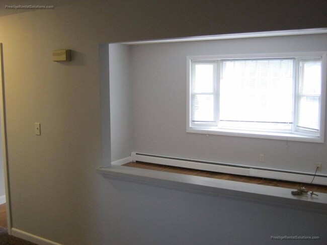 Building Photo - 228 Oak Grove Ave