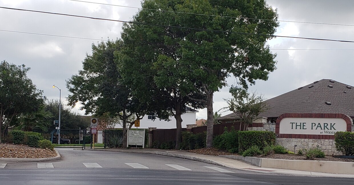 Primary Photo - 7322 Kingsland