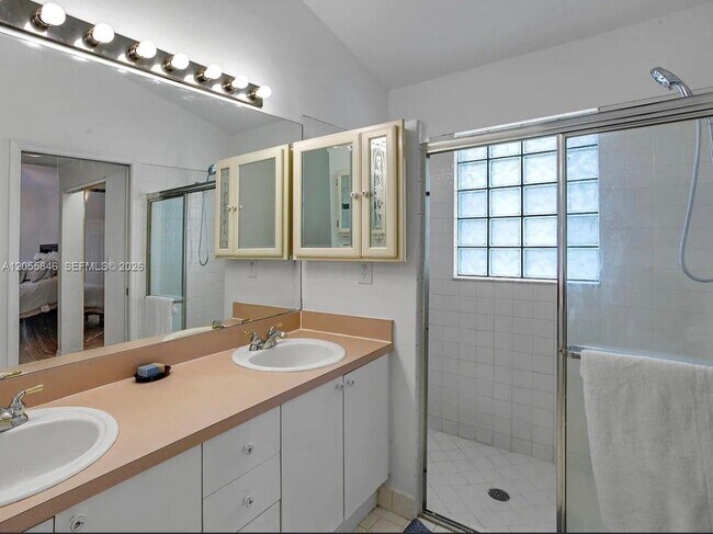 Foto del edificio - 1963 Oak Berry Cir