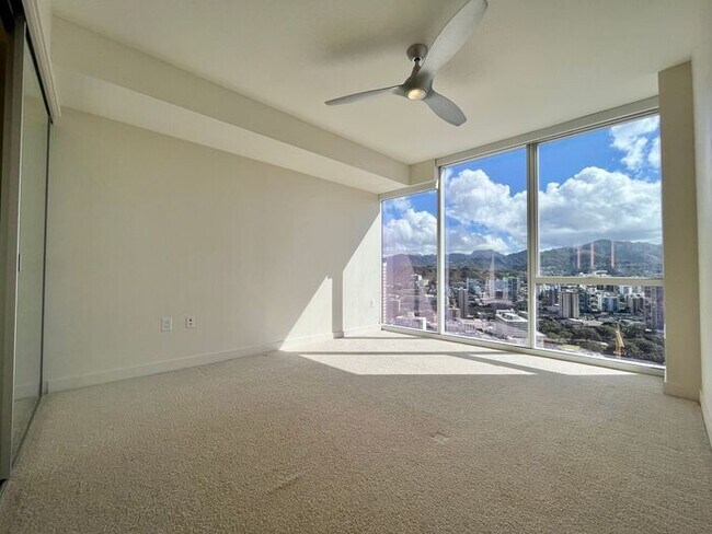 Foto del edificio - Symphony Honolulu: 2 Bed, 2 Bath w/ 2 Park...