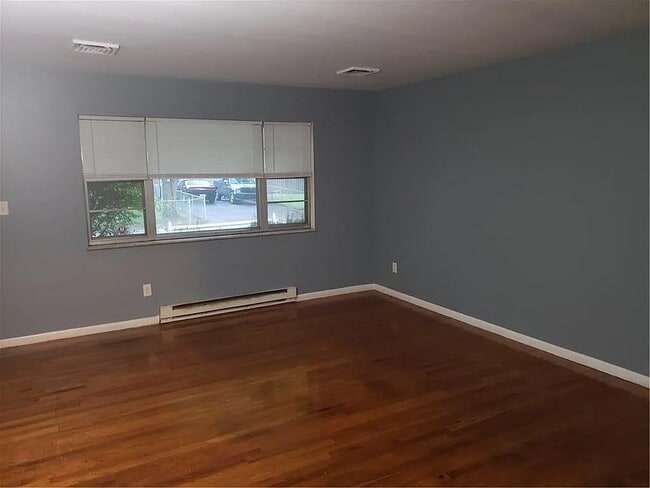 Building Photo - 1702 N Graham Ave
