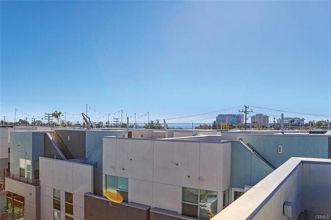 Foto del edificio - 1526 Sullivan Ave