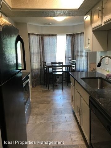 Building Photo - 3 br, 2.5 bath House - 6 Bayberry Row