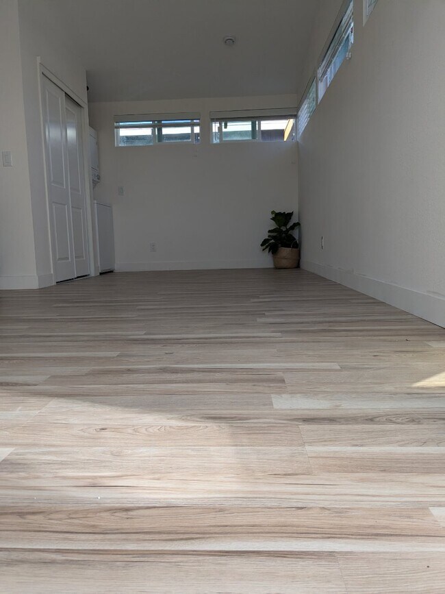 Foto del edificio - 8422 Highwood Dr